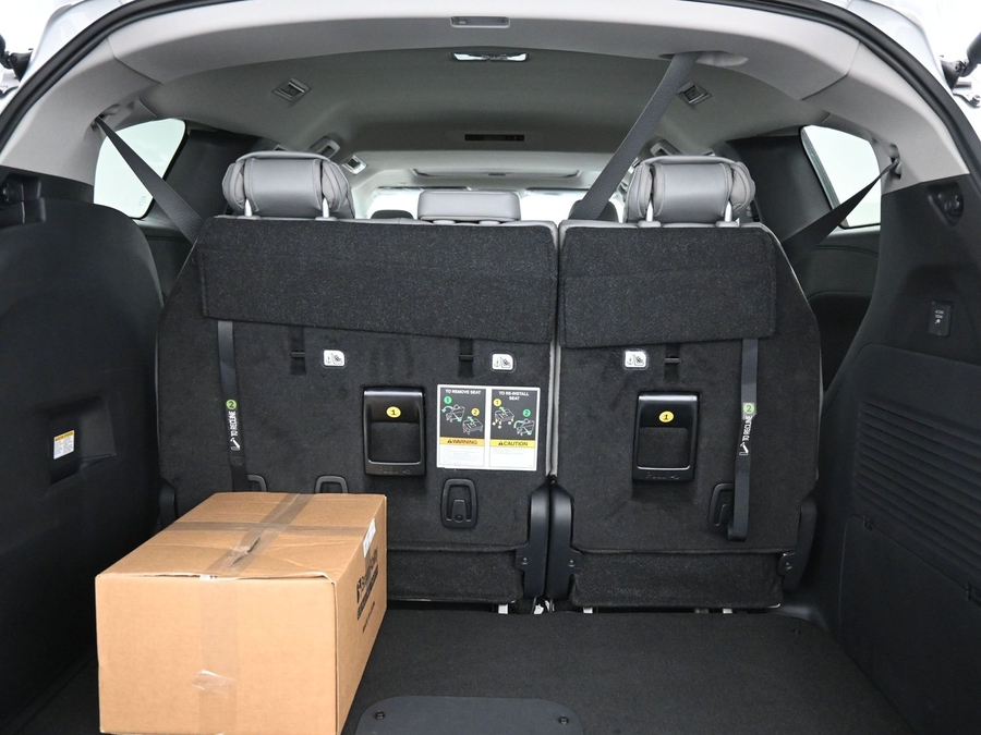 New 2025 Toyota Sienna Hybrid XLE Plus - BraunAbility Side Entry Entry Fold Out Automatic Ramp