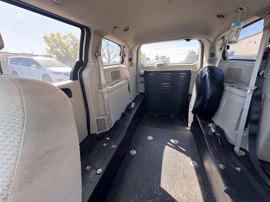  Dodge Grand Caravan image number 6