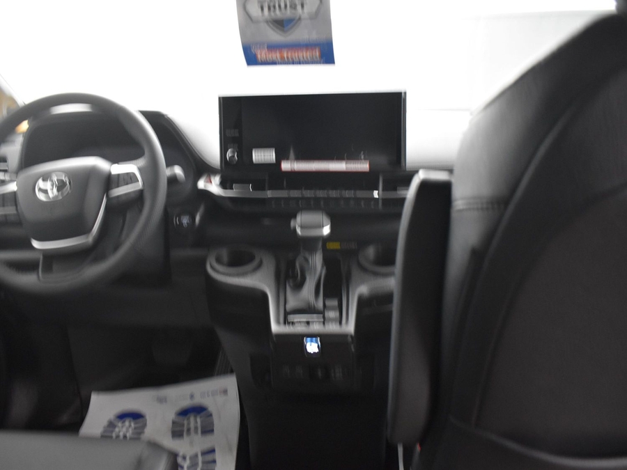 New 2025 Toyota Sienna Hybrid Platinum - BraunAbility Side Entry Entry In Floor Automatic Ramp