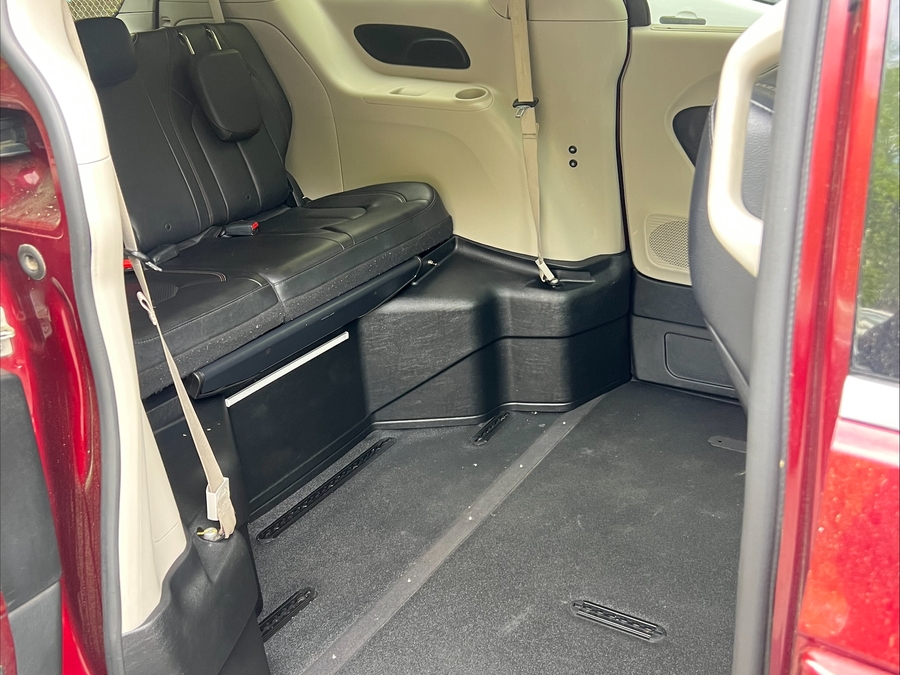Red Chrysler Pacifica image number 8