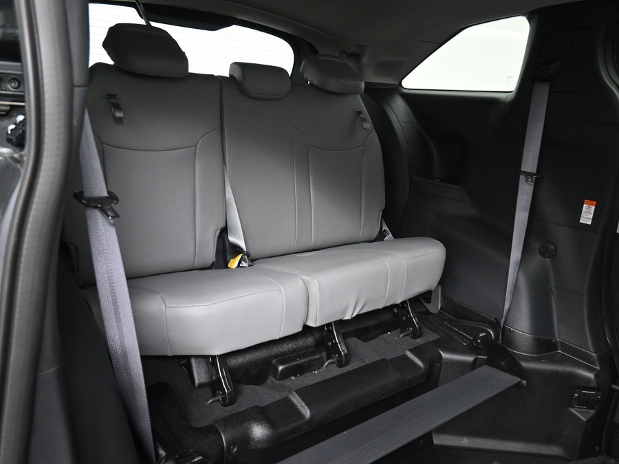 New 2025 Toyota Sienna Hybrid XLE Plus - BraunAbility Side Entry Entry In Floor Automatic Ramp