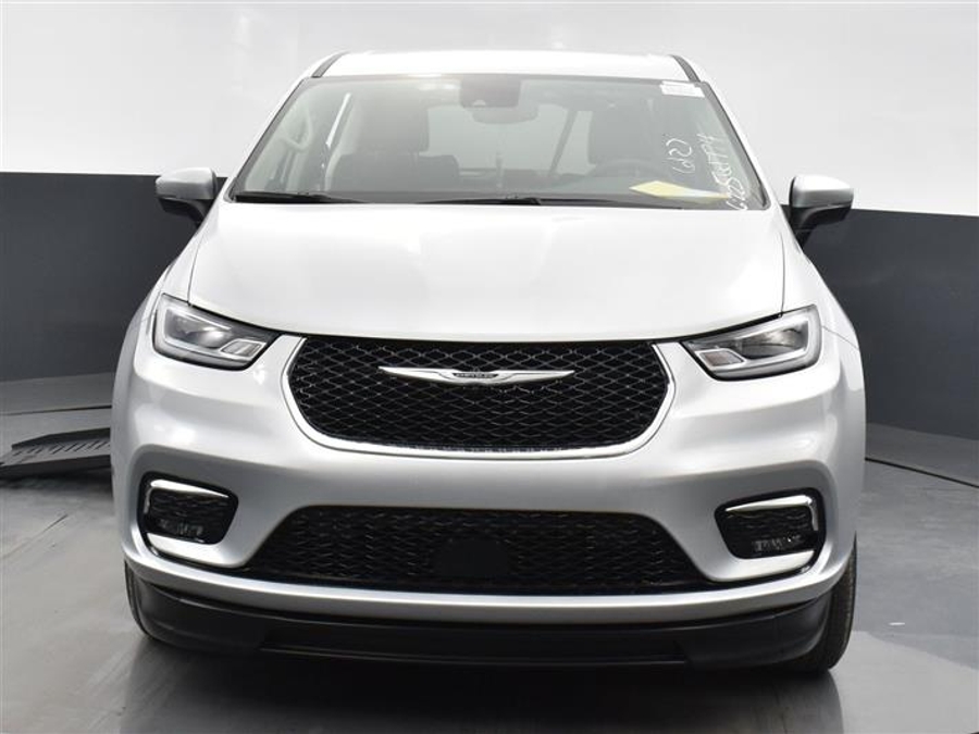 Used 2024 Chrysler Pacifica Touring L - BraunAbility Side Entry Fold Out Automatic Ramp