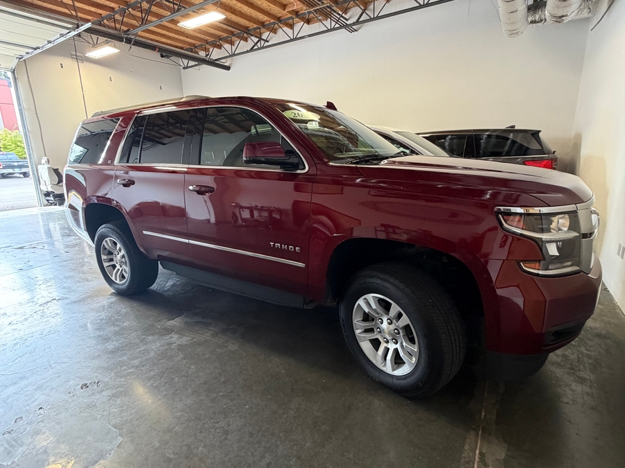  Chevrolet Tahoe with Side Entry Automatic Fold Out ramp
