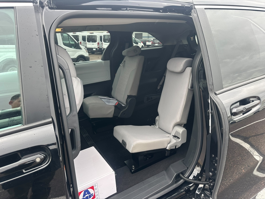 2025 TOYOTA SIENNA - Image 6