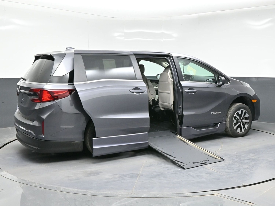 New 2026 Honda Odyssey EX-L - BraunAbility Side Entry Entry In Floor Automatic Ramp