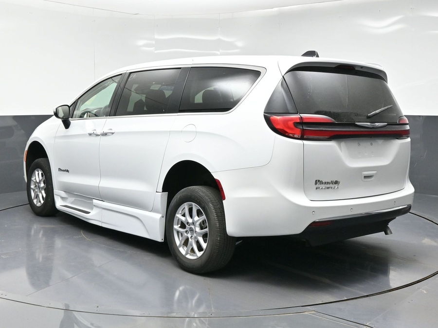 Used 2023 Chrysler Pacifica Touring L - BraunAbility Side Entry Fold Out Automatic Ramp