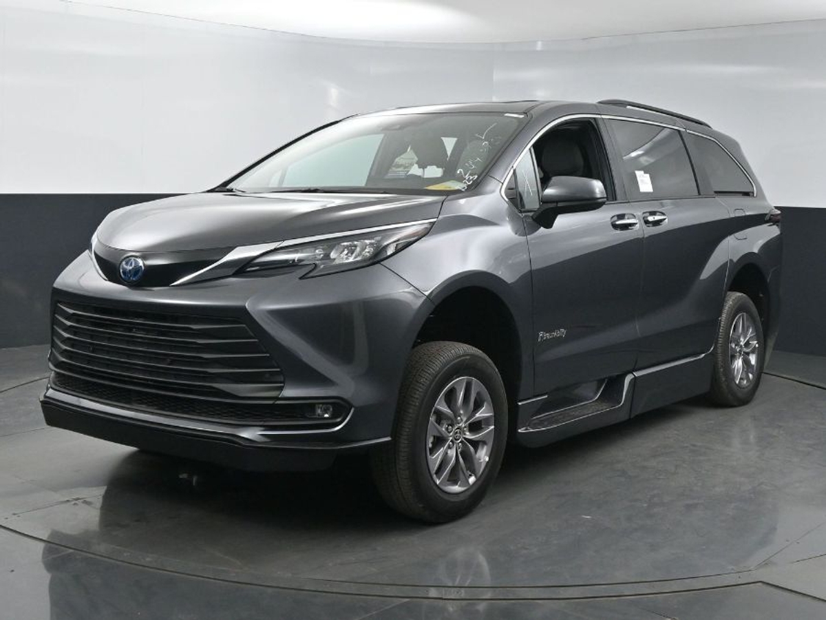 2025 TOYOTA SIENNA - Image 12