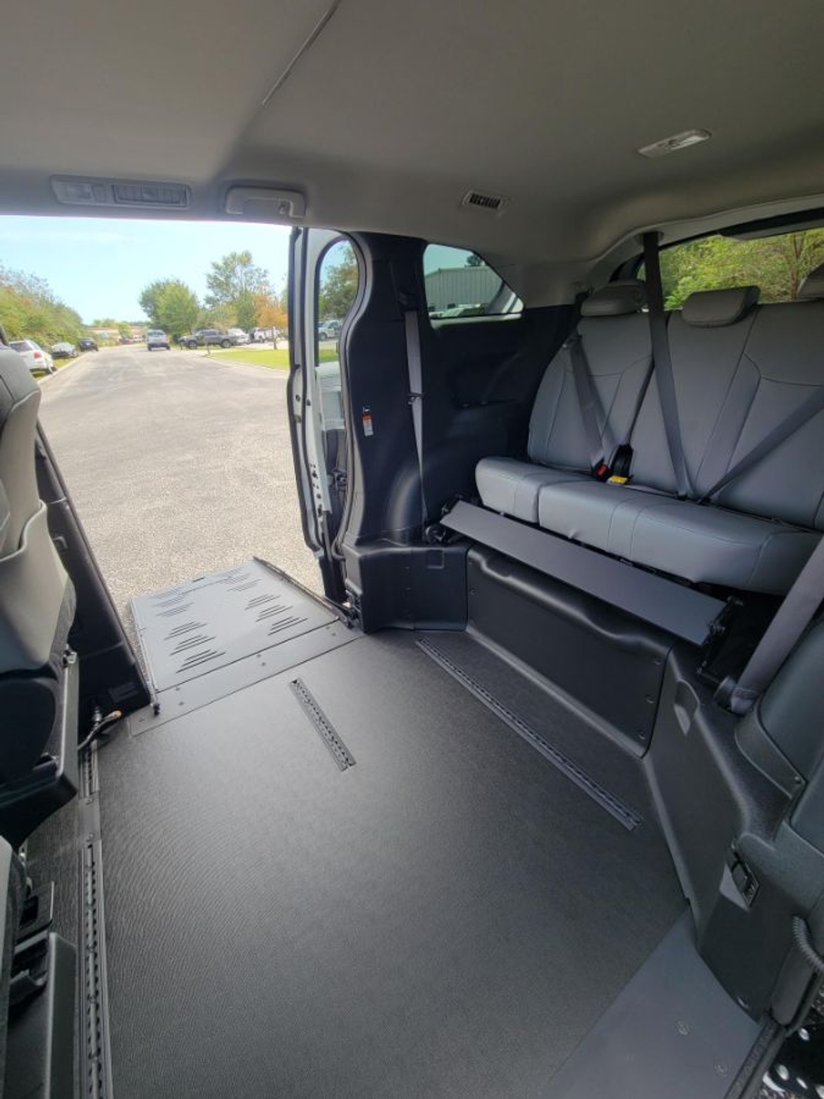 2025 TOYOTA SIENNA - Image 14