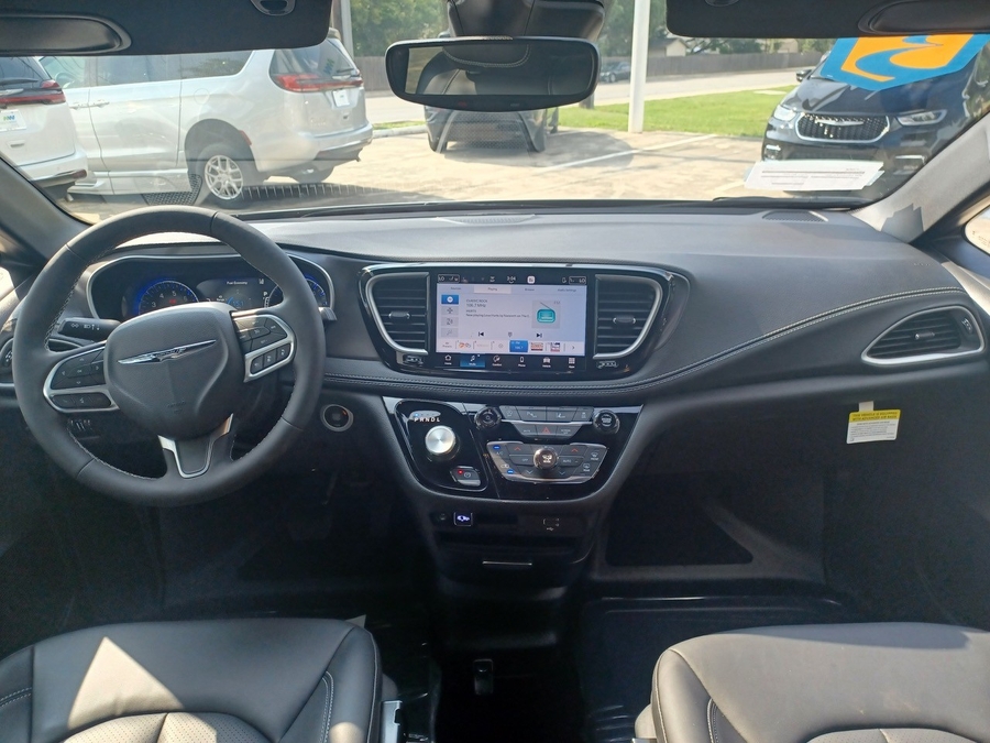 Silver Chrysler Pacifica image number 9