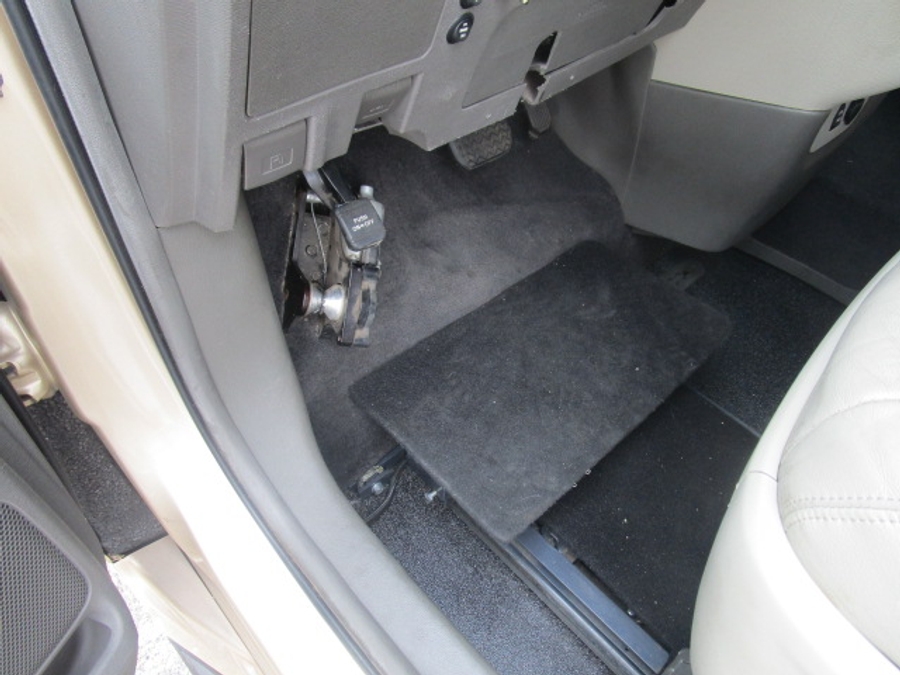Used 2013 Toyota Sienna XLE Base - VMI Side Entry Entry In Floor Automatic Ramp