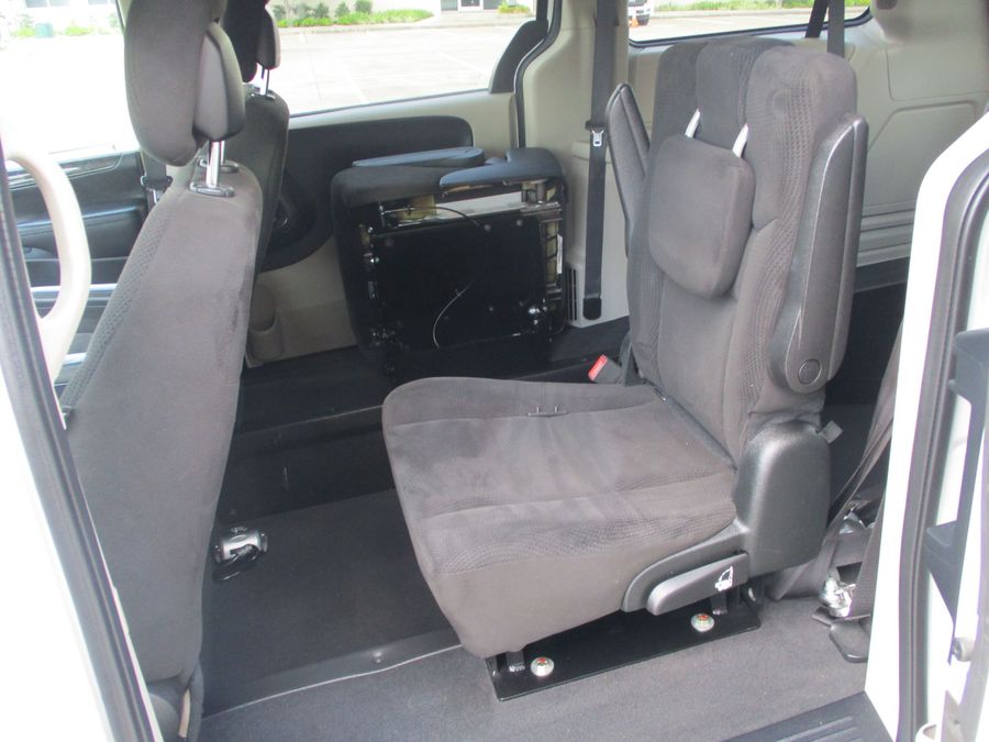 Used 2016 Dodge Grand Caravan SXT - BraunAbility Rear Entry Entry Fold Out Manual Ramp