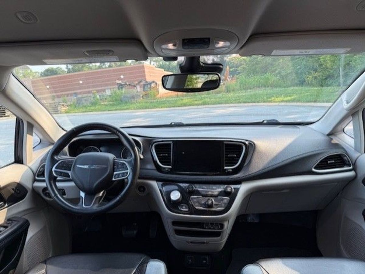 2021 CHRYSLER PACIFICA - Image 19