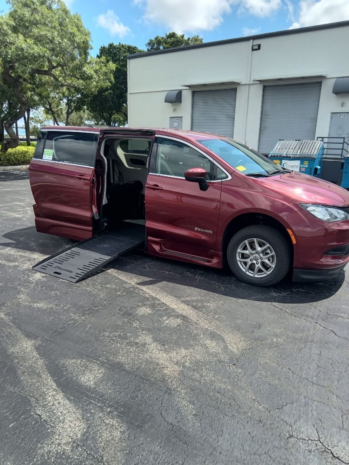 2023 CHRYSLER VOYAGER - Image 10