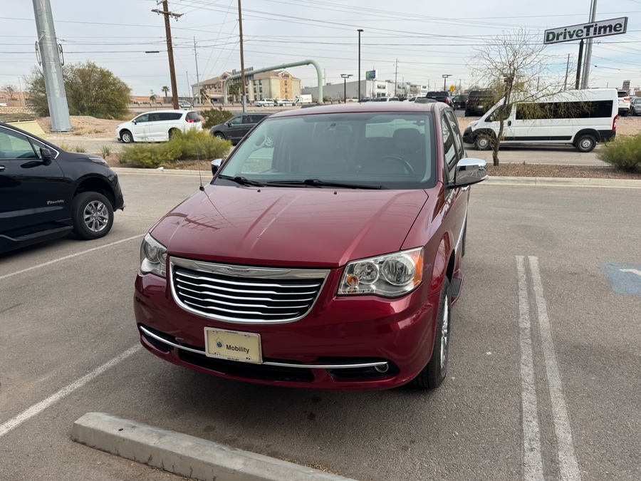 Used 2015 Chrysler Town and Country Touring-L - BraunAbility Side Entry Entry In Floor Automatic Ramp