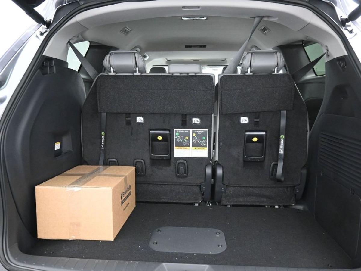 2025 TOYOTA SIENNA - Image 19