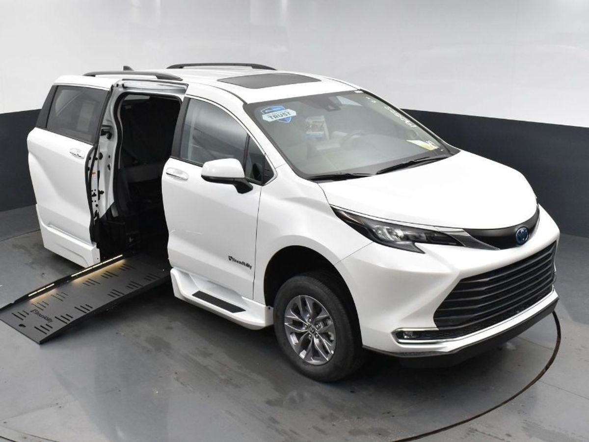 2024 TOYOTA SIENNA - Image 14