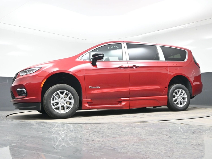 Red Chrysler Pacifica image number 16