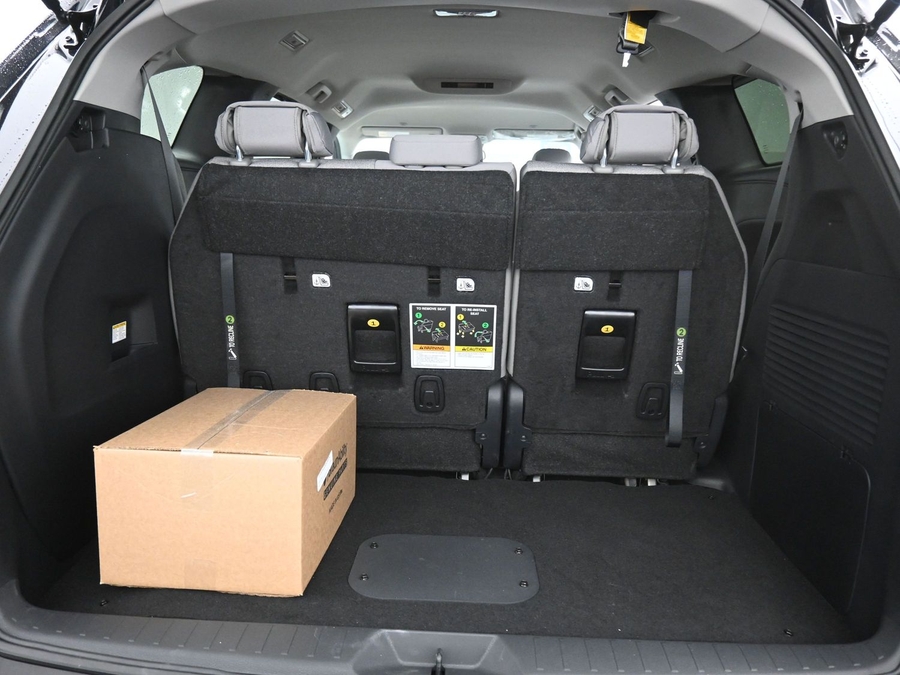 New 2025 Toyota Sienna Hybrid LE - BraunAbility Side Entry Entry Fold Out Automatic Ramp