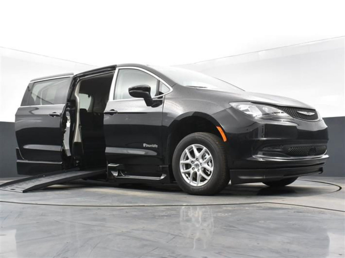 2023 CHRYSLER VOYAGER - Image 17