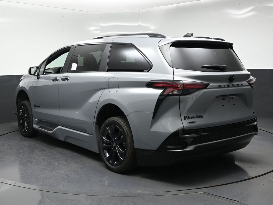 New 2026 Toyota Sienna Hybrid XSE Sport - BraunAbility Side Entry Fold Out Automatic Ramp