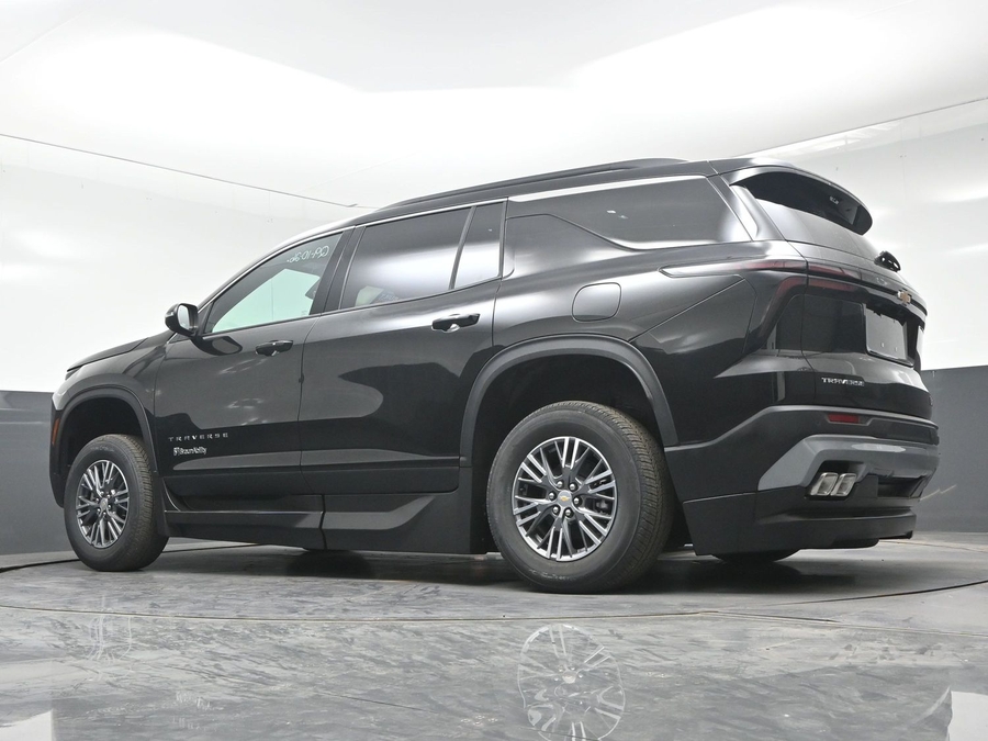 New 2026 Chevrolet Traverse 1LT - BraunAbility Side Entry In Floor Automatic Ramp