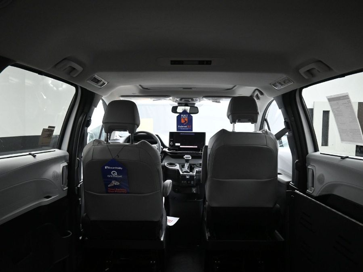 2025 TOYOTA SIENNA - Image 15