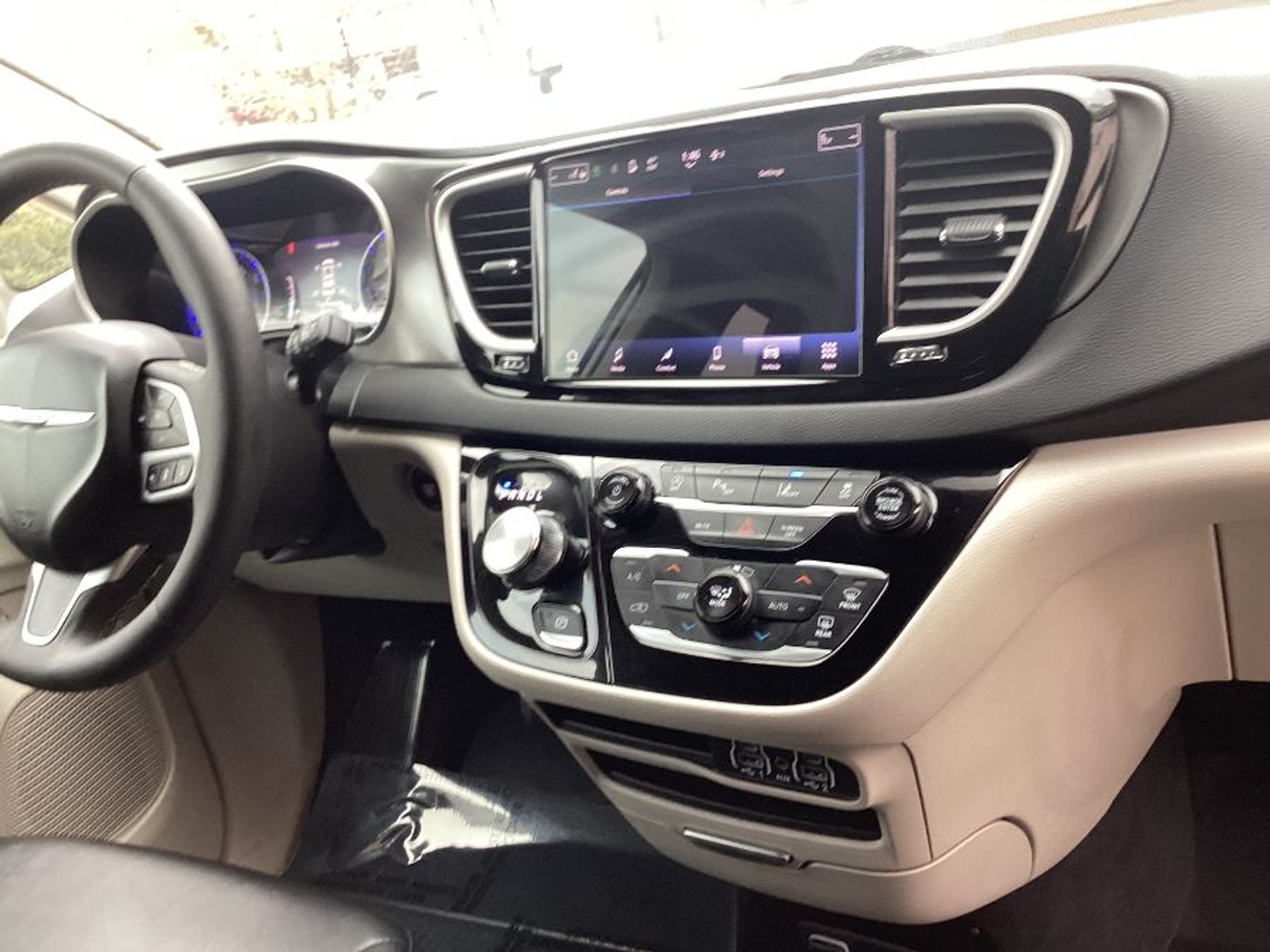 2024 CHRYSLER PACIFICA - Image 12