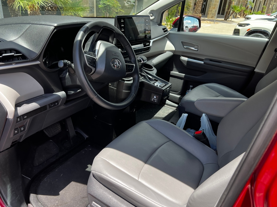 Used 2021 Toyota Sienna Hybrid XLE - BraunAbility Side Entry Fold Out Automatic Ramp