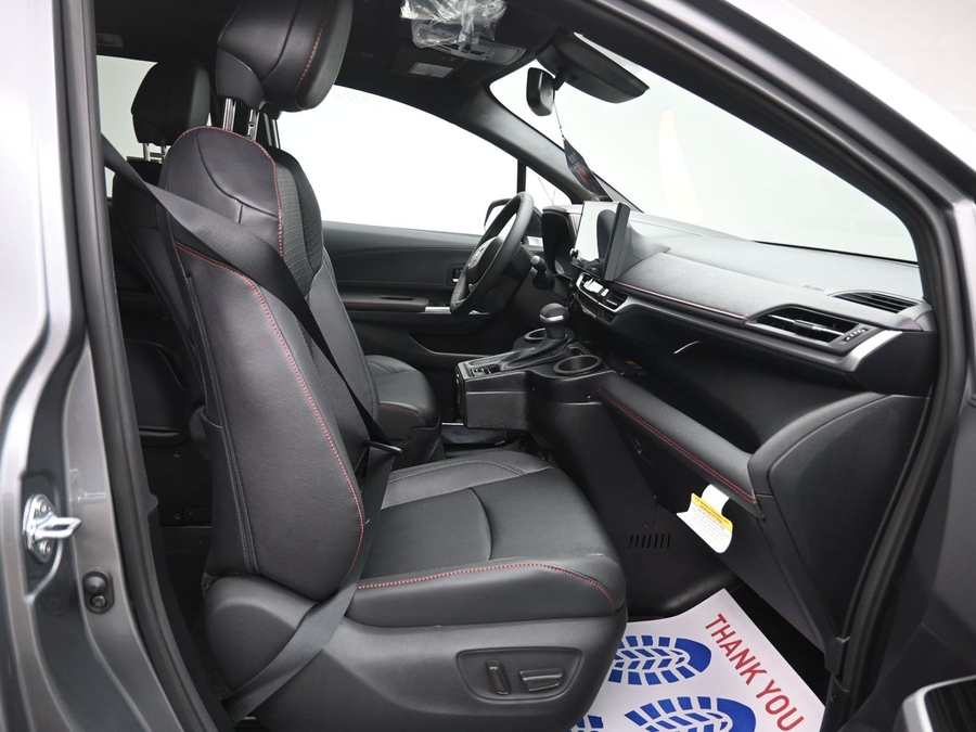 New 2026 Toyota Sienna Hybrid XSE Sport - BraunAbility Side Entry Fold Out Automatic Ramp