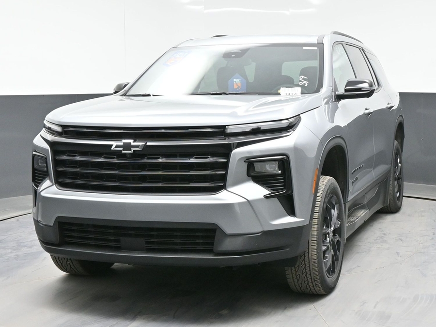 New 2025 Chevrolet Traverse 1LT Midnight - BraunAbility Side Entry Entry In Floor Automatic Ramp