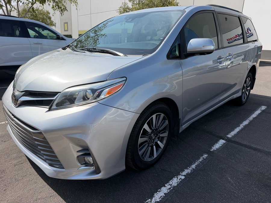 Used 2018 Toyota Sienna Limited Premium - Freedom Rear Entry Fold Out Automatic Ramp
