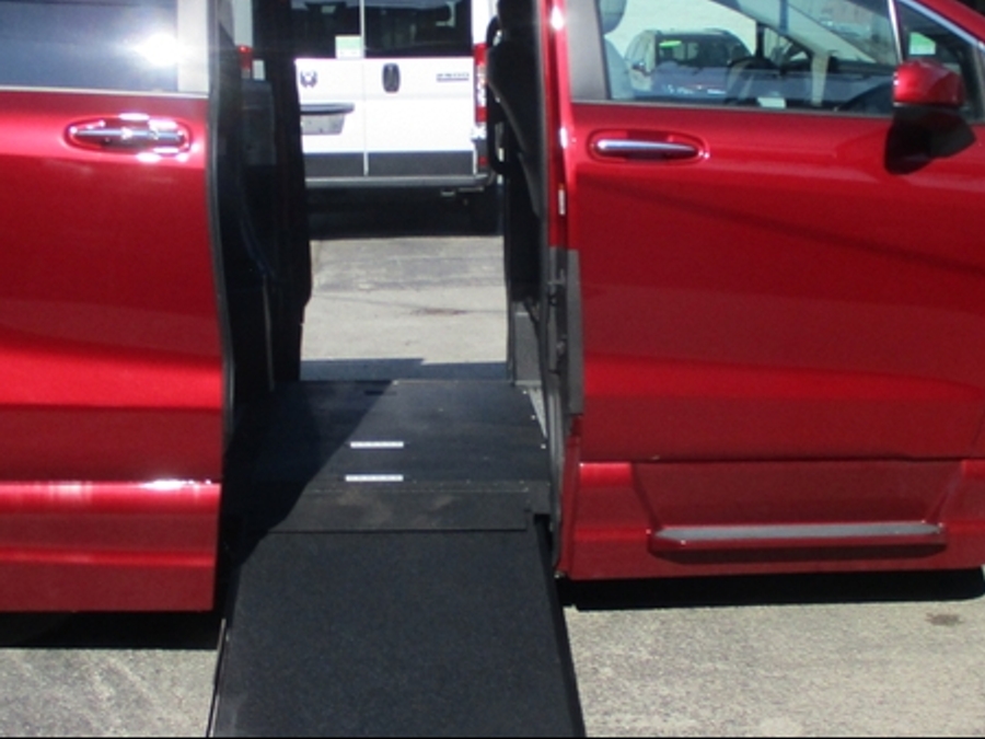 Número de imagen rojo Toyota Sienna 10