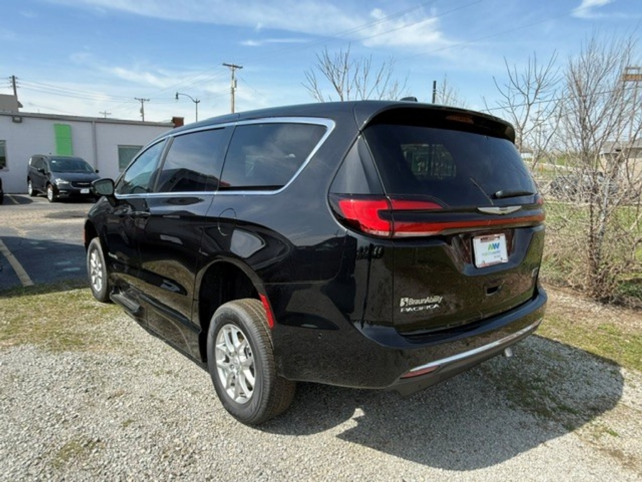 Número de imagen Chrysler Pacifica negro 6