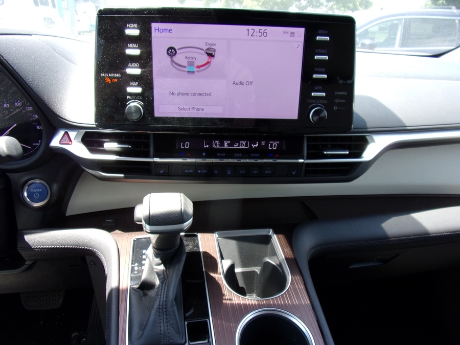 2021 Toyota Sienna XLE - Photo 11