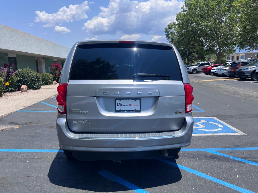 Used 2015 Dodge Grand Caravan SXT - BraunAbility Side Entry Fold Out Automatic Ramp