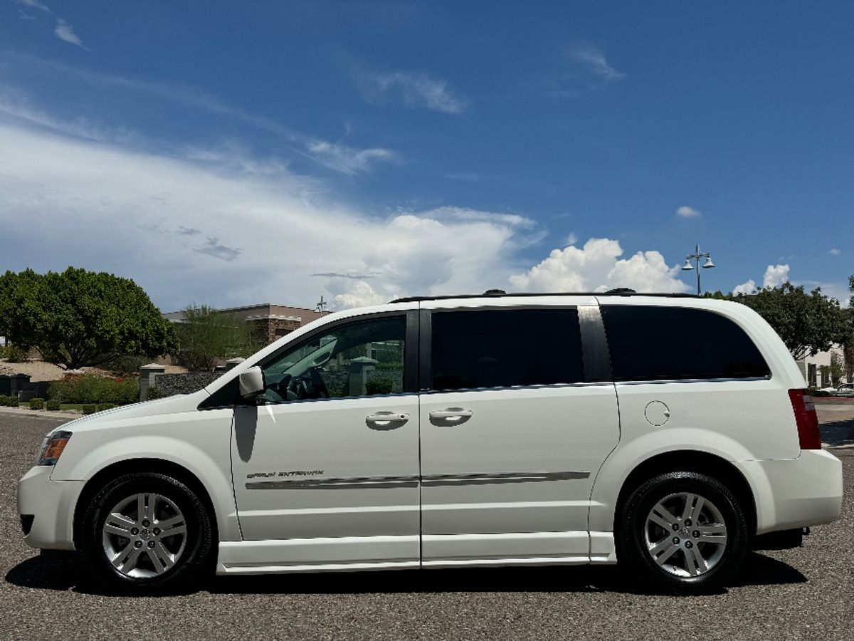 2010 DODGE GRAND CARAVAN - Image 11