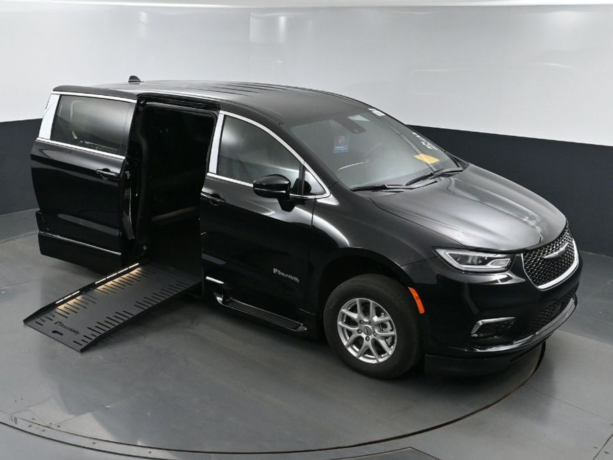 2025 CHRYSLER PACIFICA - Image 22