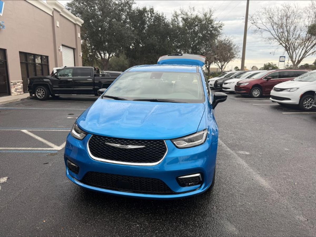 2026 CHRYSLER PACIFICA - Image 9