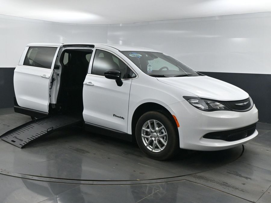 New 2025 Chrysler Voyager LX - BraunAbility Side Entry Entry Fold Out Manual Ramp