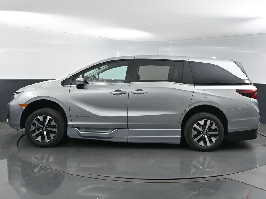 New 2025 Honda Odyssey EX-L - BraunAbility Side Entry Entry In Floor Automatic Ramp