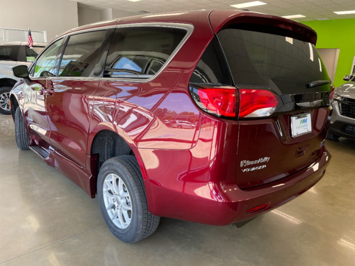 2023 CHRYSLER VOYAGER - Image 6