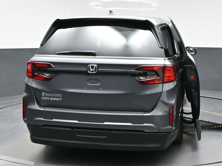 Grey Honda Odyssey image number 6