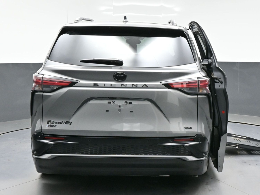 New 2026 Toyota Sienna Hybrid XSE Sport - BraunAbility Side Entry Entry Fold Out Automatic Ramp