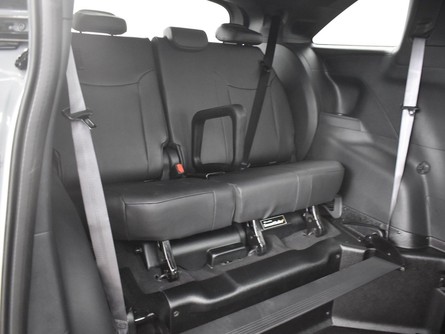 New 2025 Toyota Sienna Hybrid XSE Sport - BraunAbility Side Entry Entry Fold Out Automatic Ramp