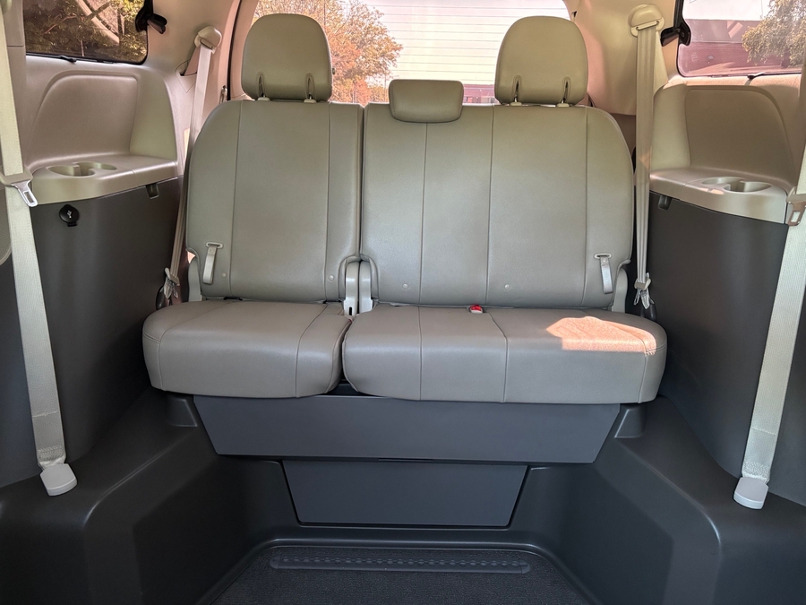 Used 2017 Toyota Sienna XLE - VMI Side Entry In Floor Automatic Ramp