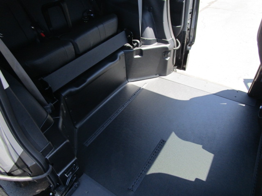 New 2026 Toyota Sienna Hybrid XSE Sport - BraunAbility Side Entry Fold Out Automatic Ramp