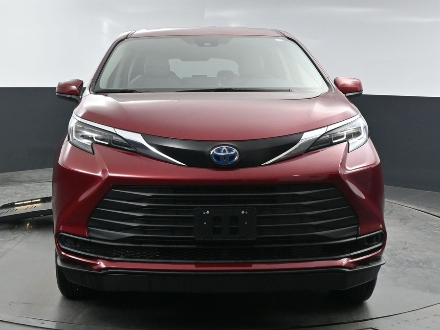Used 2023 Toyota Sienna Hybrid LE - BraunAbility Side Entry Entry Fold Out Automatic Ramp