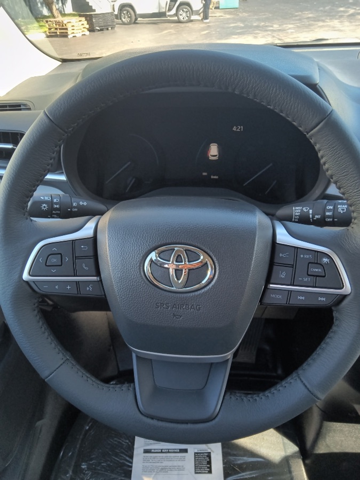 2025 TOYOTA SIENNA - Image 2