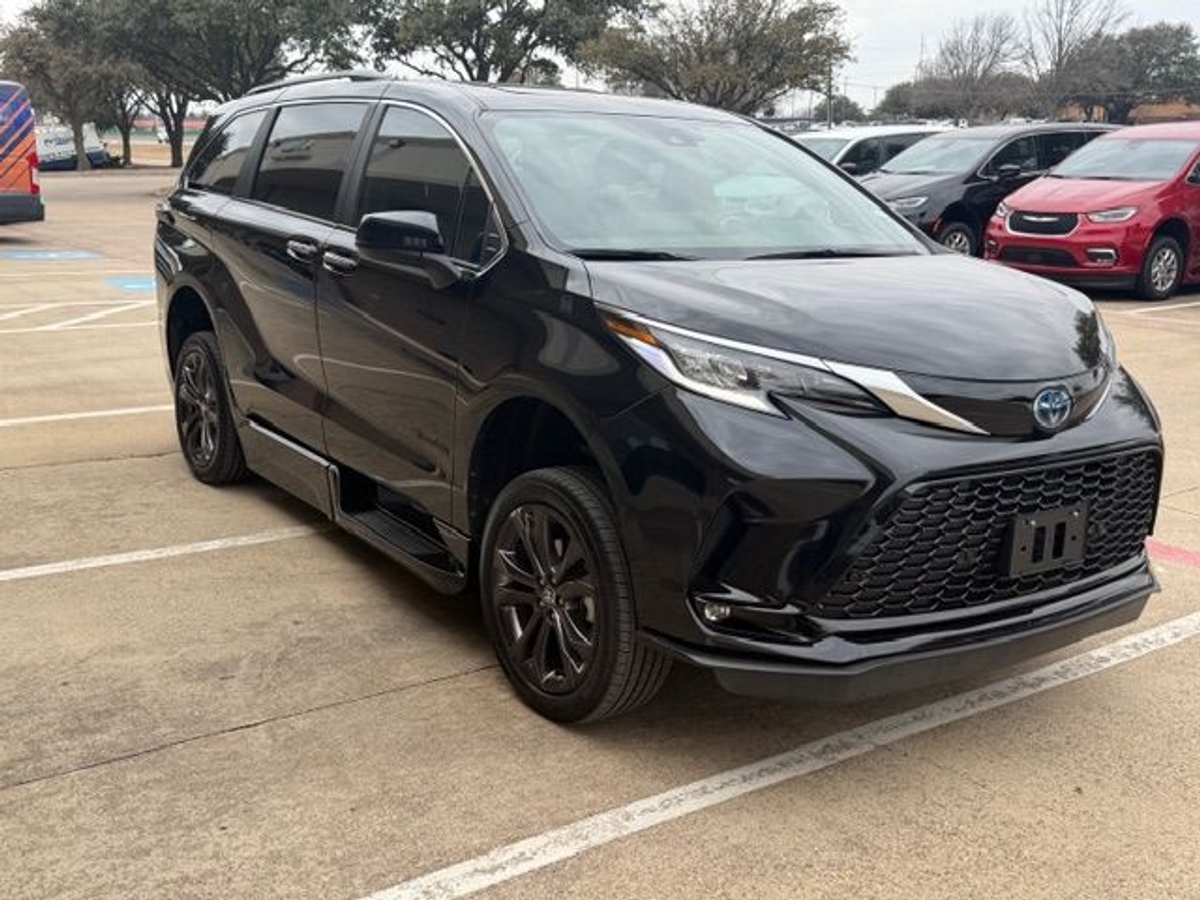 2024 TOYOTA SIENNA - Image 2