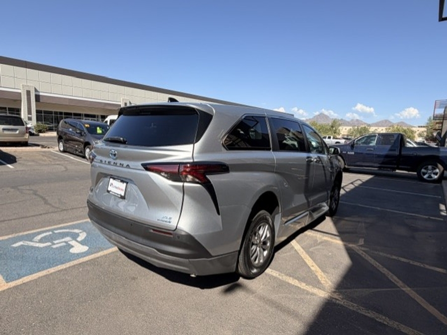 Used 2022 Toyota Sienna Hybrid XLE - BraunAbility Side Entry Fold Out Automatic Ramp